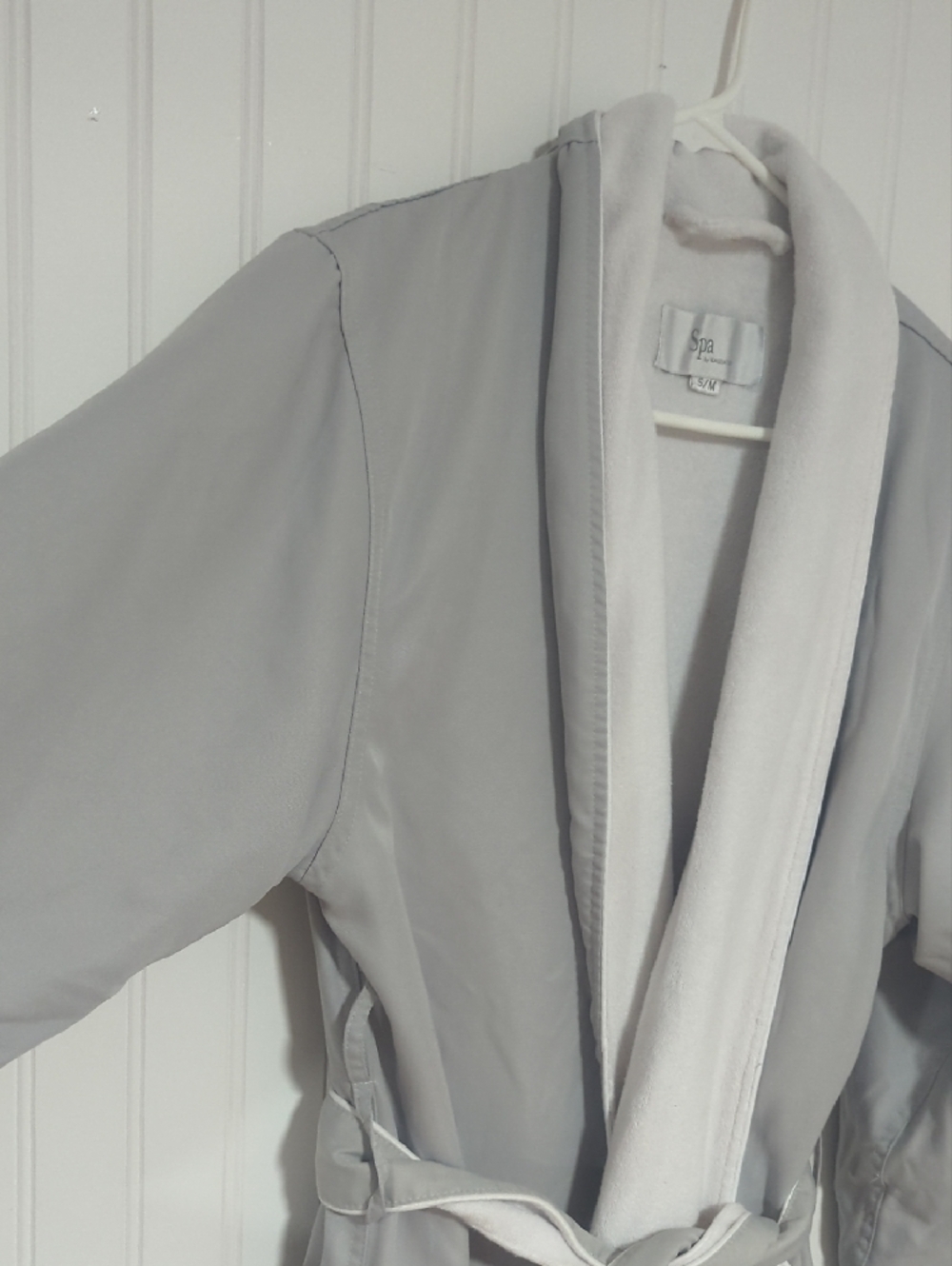 Kassatex Spa Light Gray Plush Robe - Picture 4 of 8
